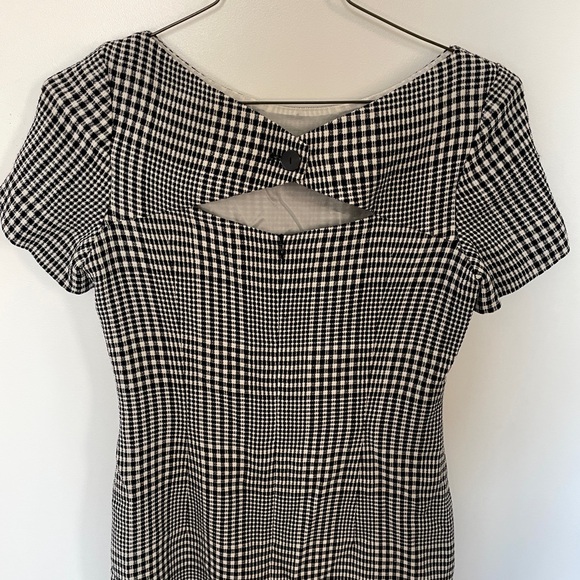 The Escada Dress for the woman in c-suite (black and white plaid) - Picture 3 of 7